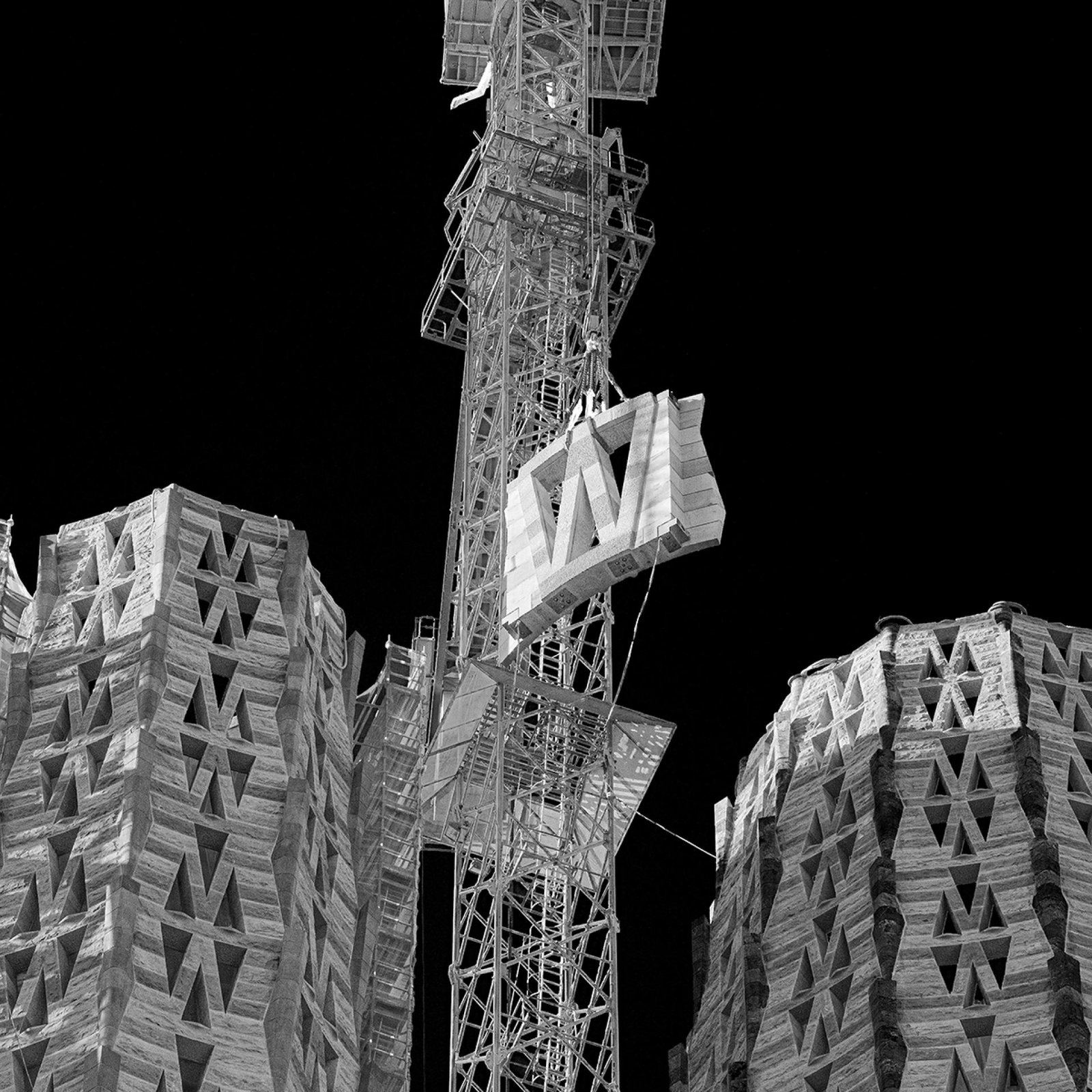 London Photography Awards Winner - Building a Monument
