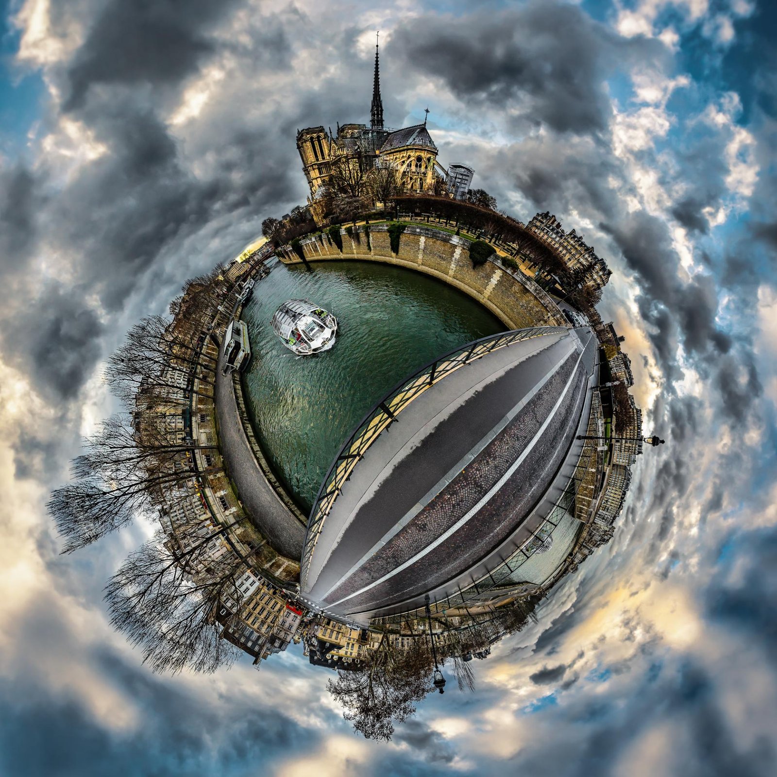 London Photography Awards Winner - Tiny Planet-sur-Seine