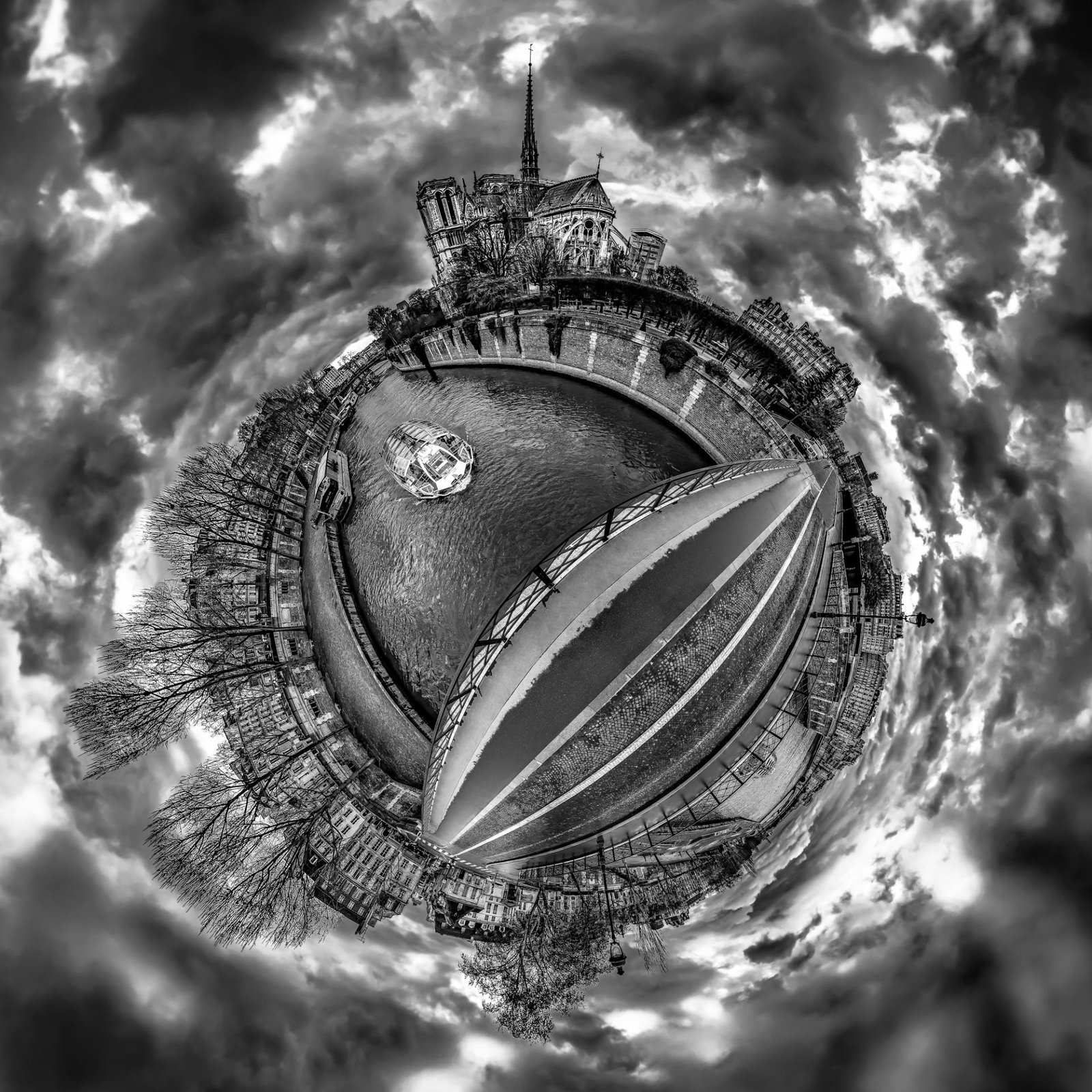 London Photography Awards Winner - Tiny Planet-sur-Seine / B&W