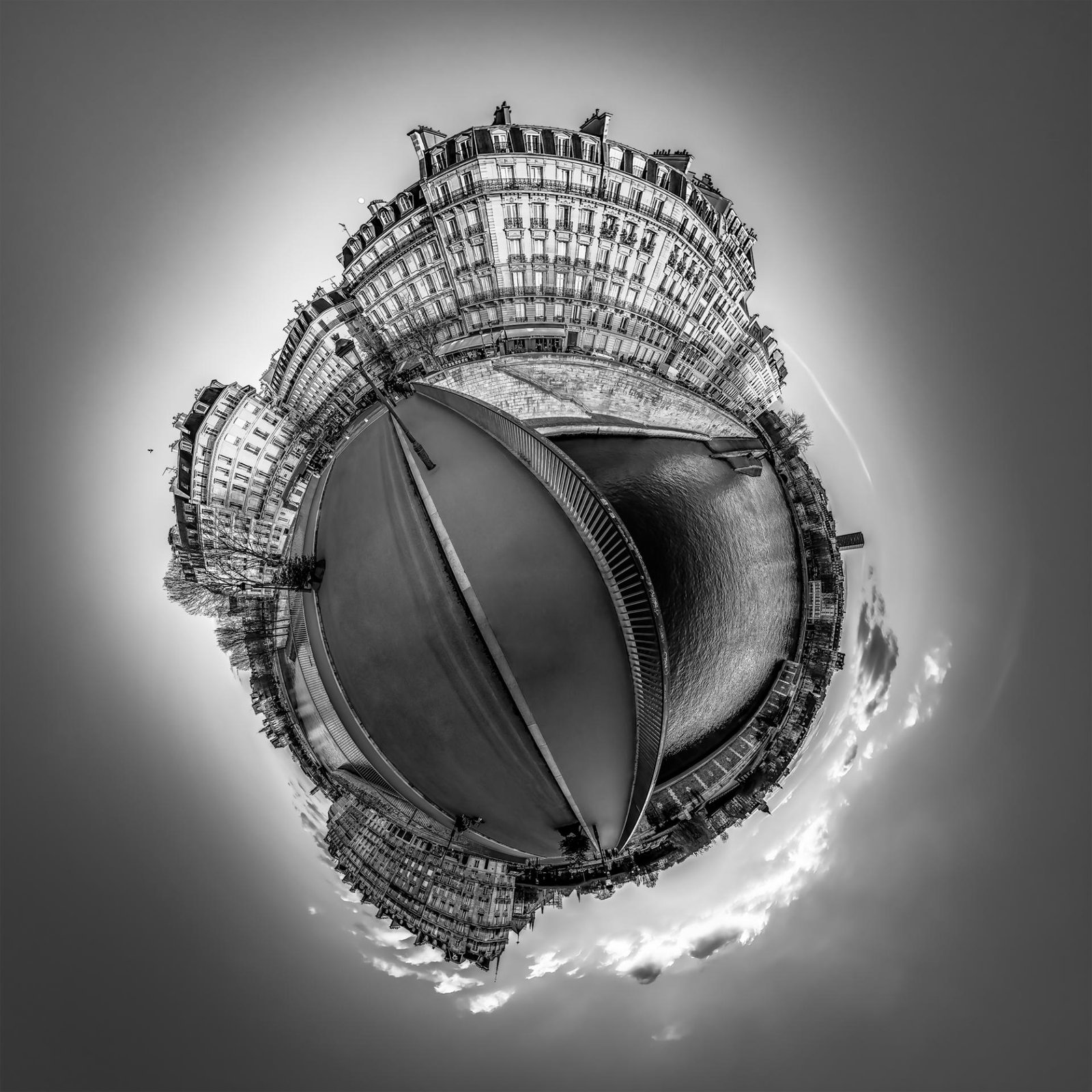 London Photography Awards Winner - Tiny Planet-sur-Seine / B&W