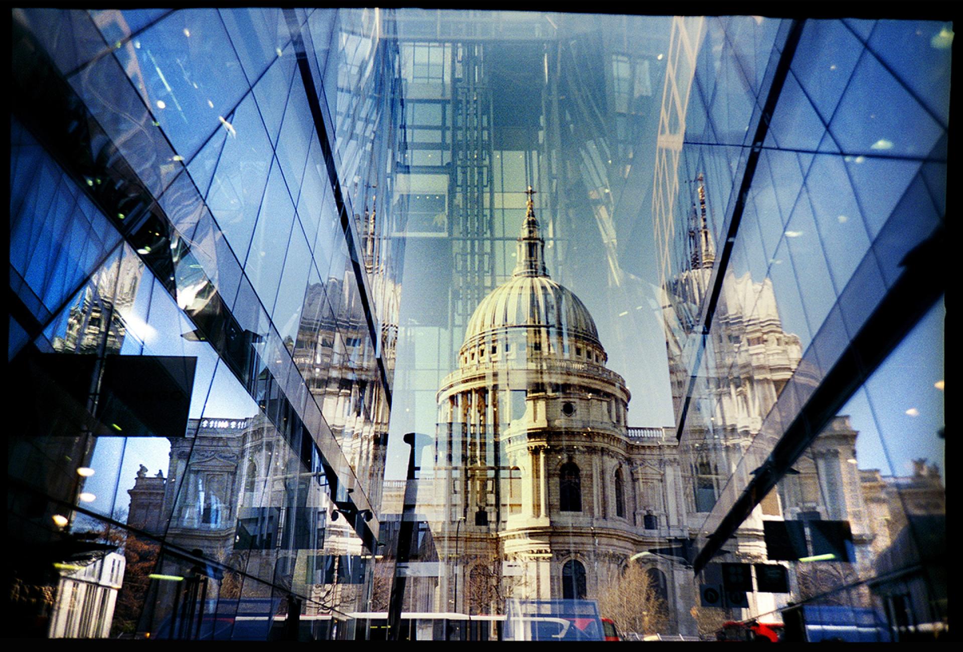 London Photography Awards Winner - LONDONERS AND THEIR ENVIRONMENTS