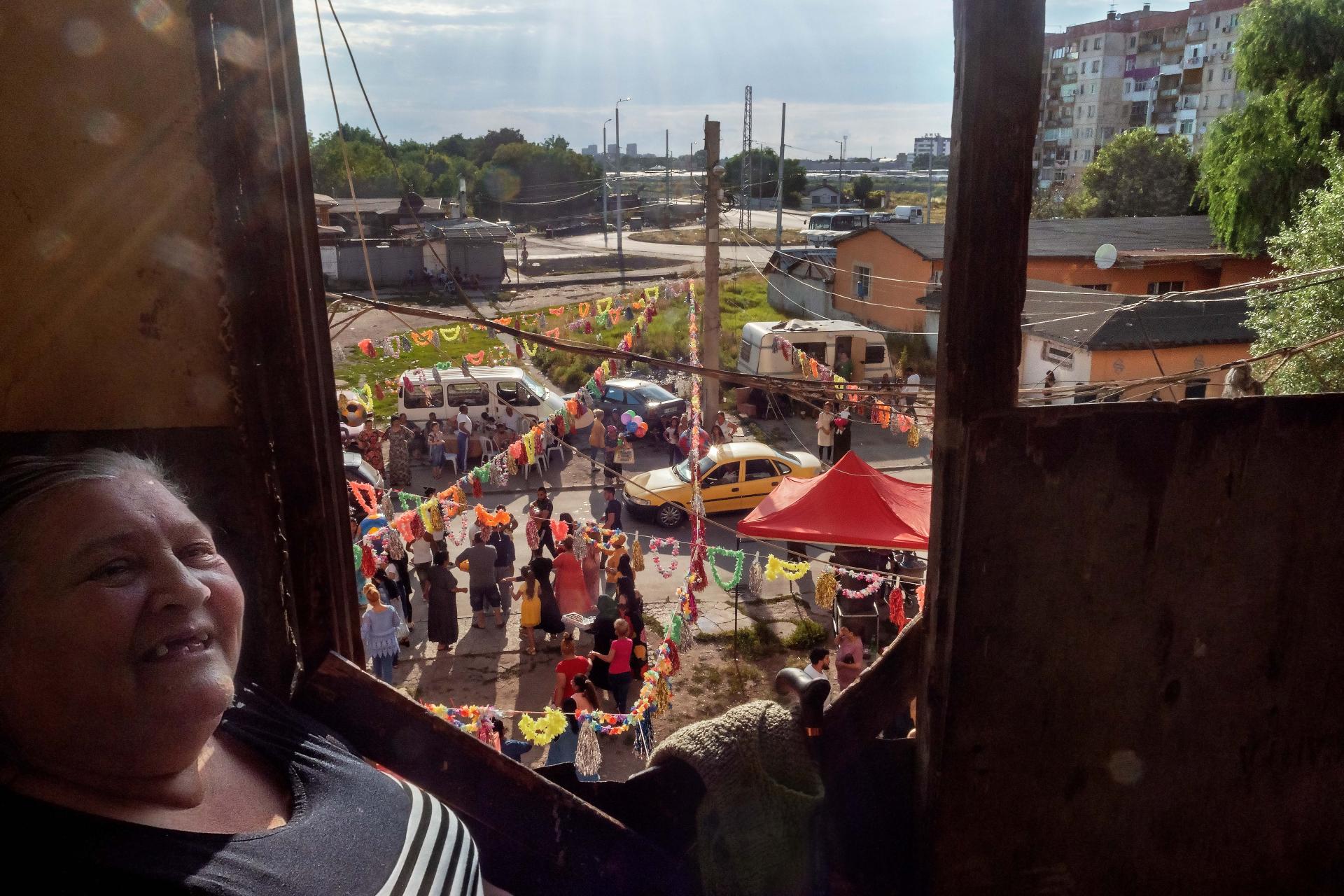 London Photography Awards Winner - ZOR - At Europe's Biggest Gypsy Ghetto