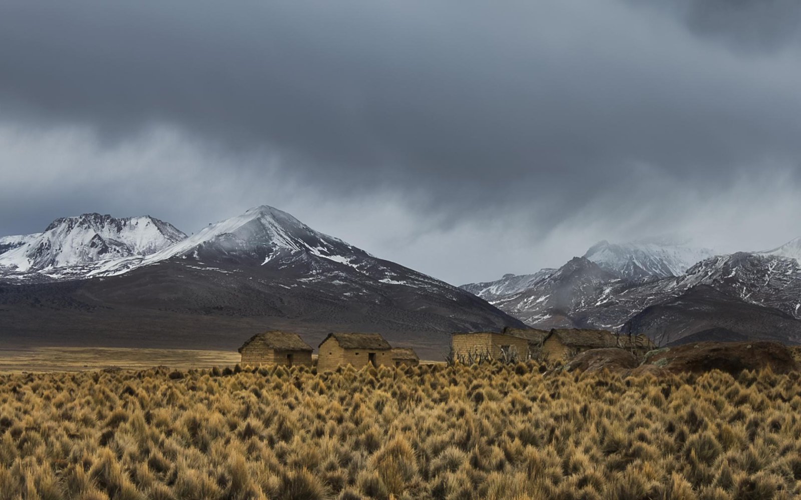 London Photography Awards Winner - A storm in andean life