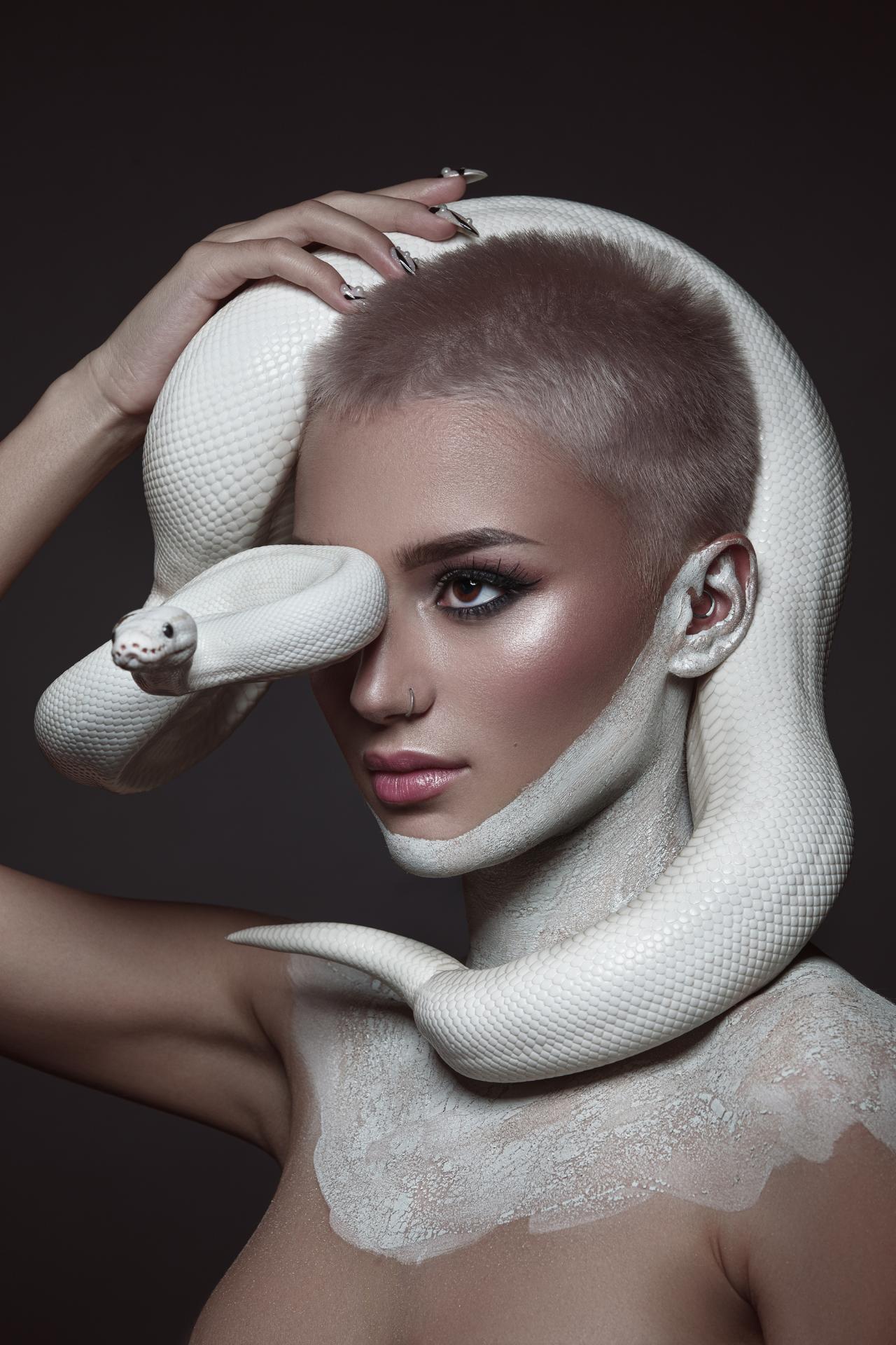 London Photography Awards Winner - White Snake