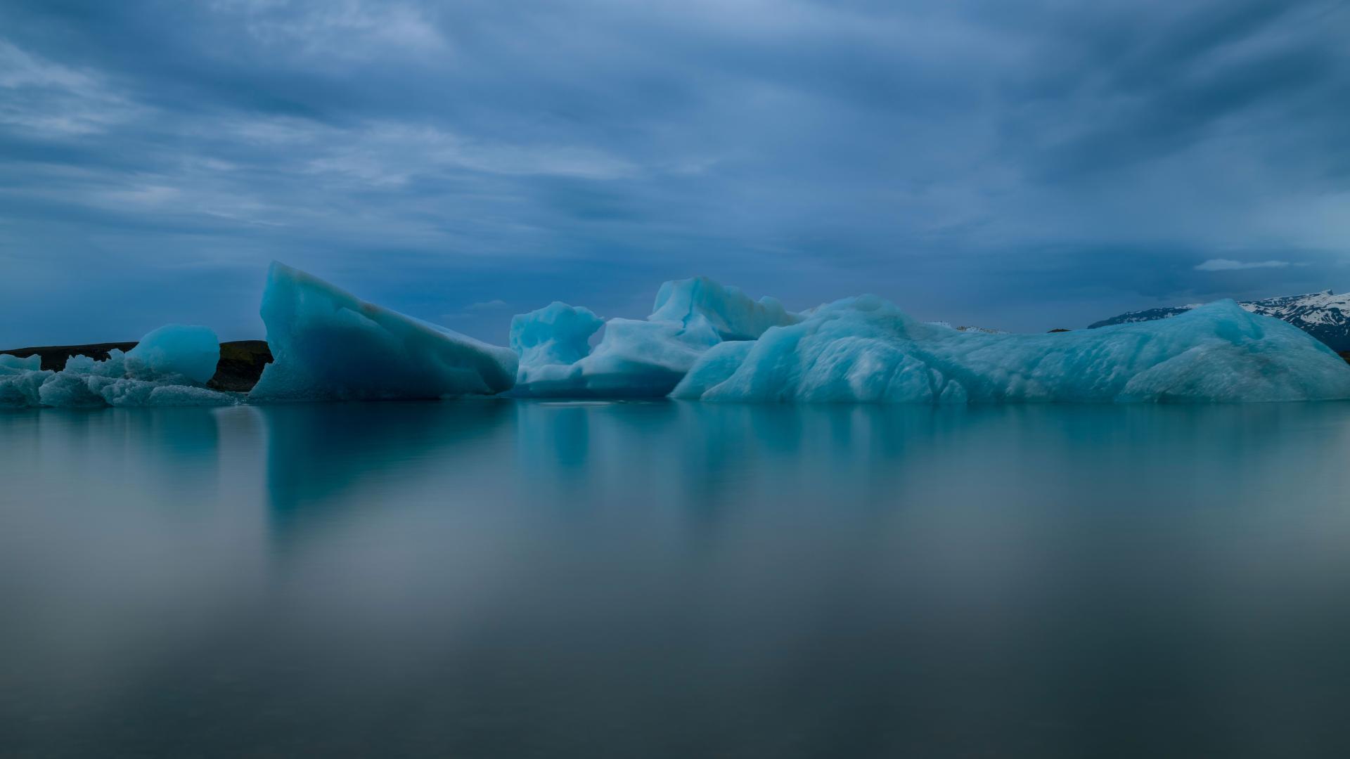 London Photography Awards Winner - Blue Sea & Ice