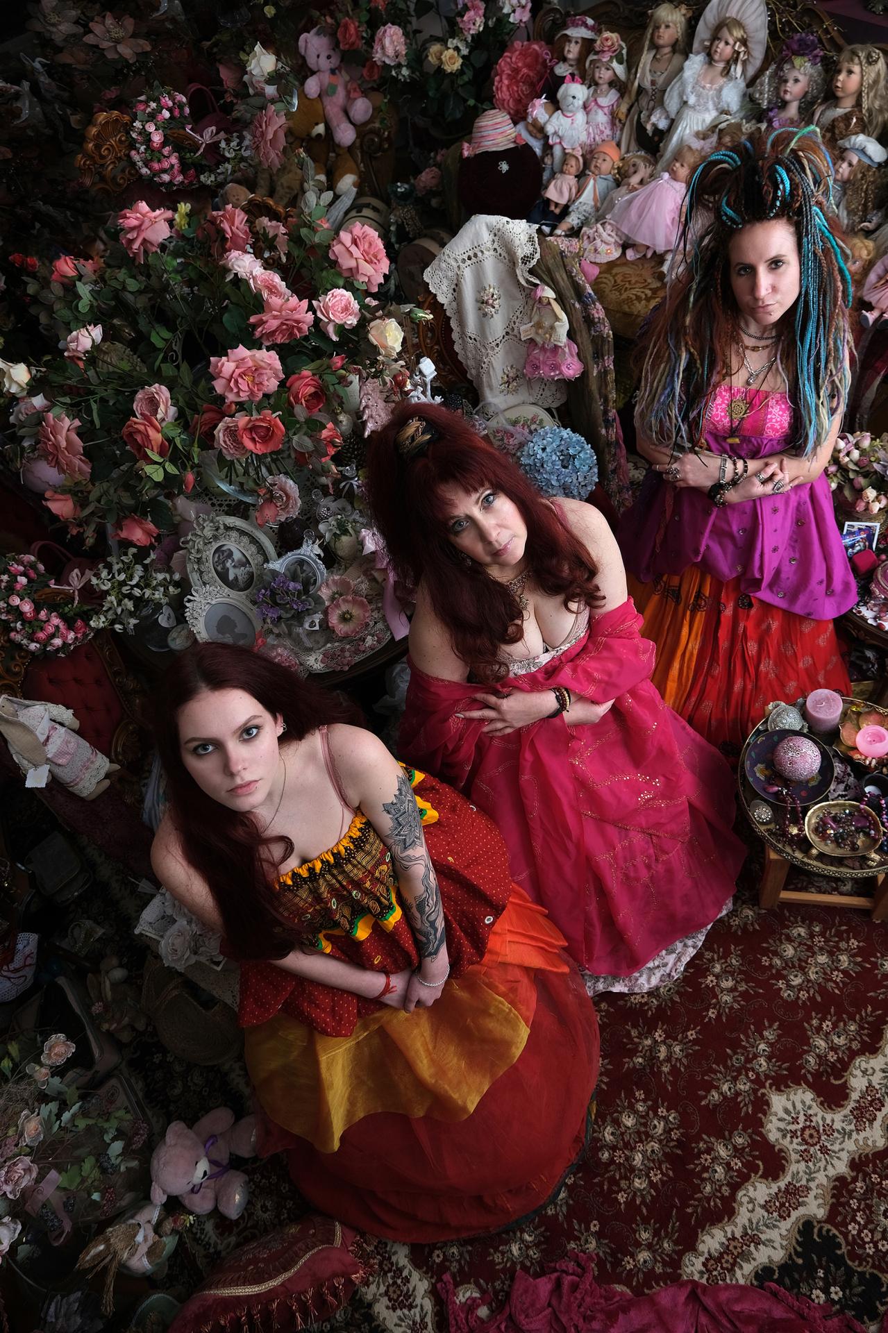 London Photography Awards Winner - Women of the Chmelev family.