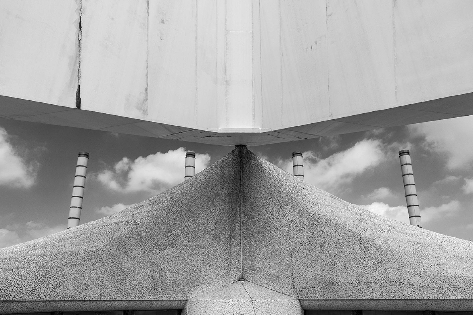 London Photography Awards Winner - Torre Calatrava Base