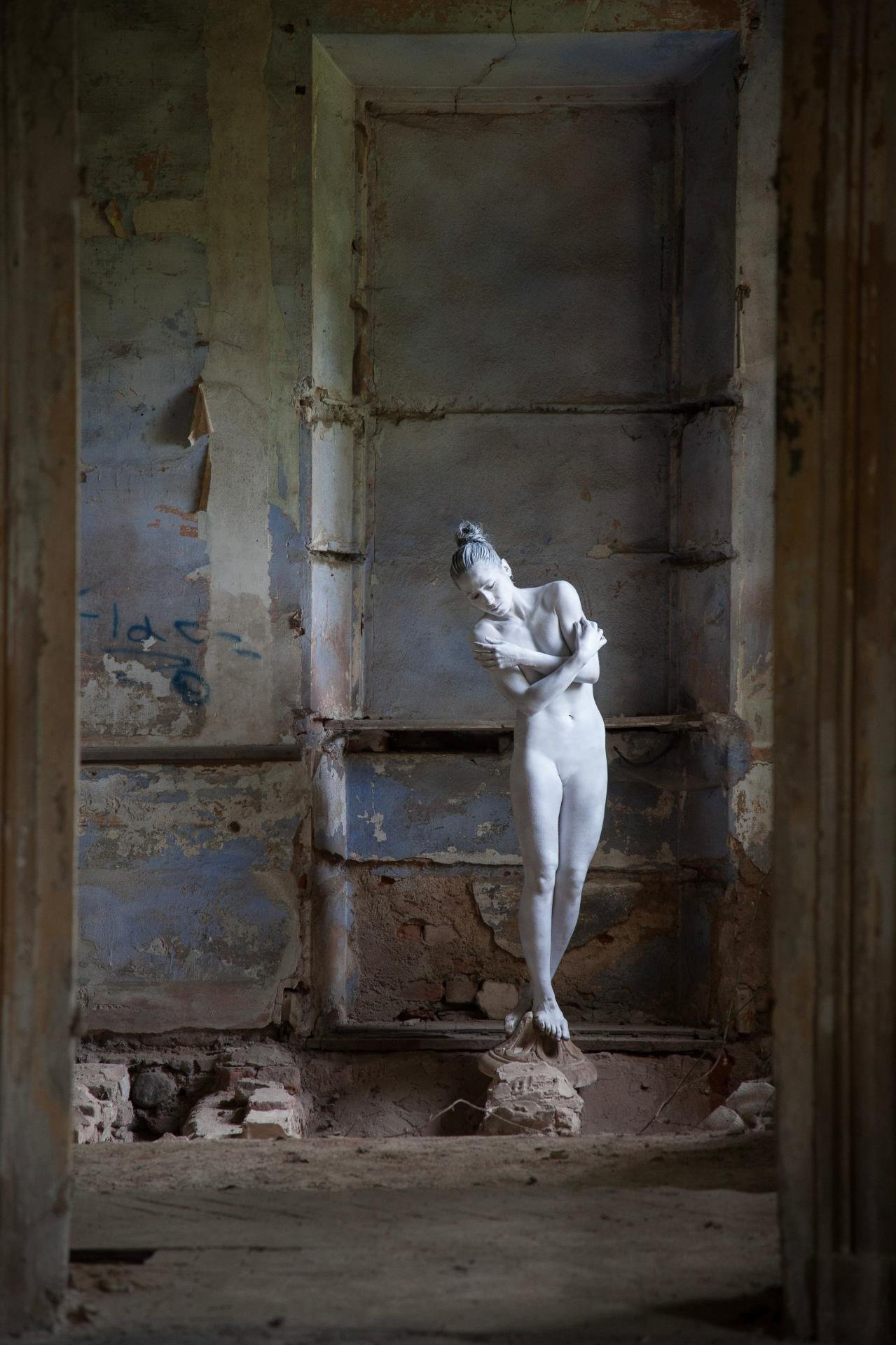 London Photography Awards Winner - Dust statues