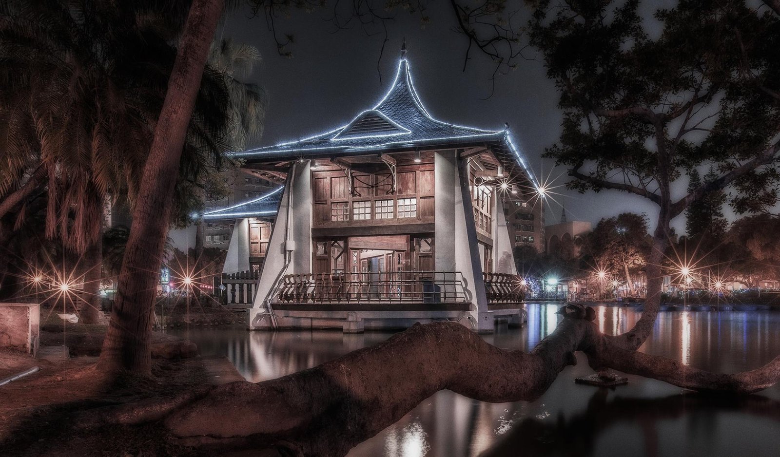 London Photography Awards Winner - Mid Lake Pavilion