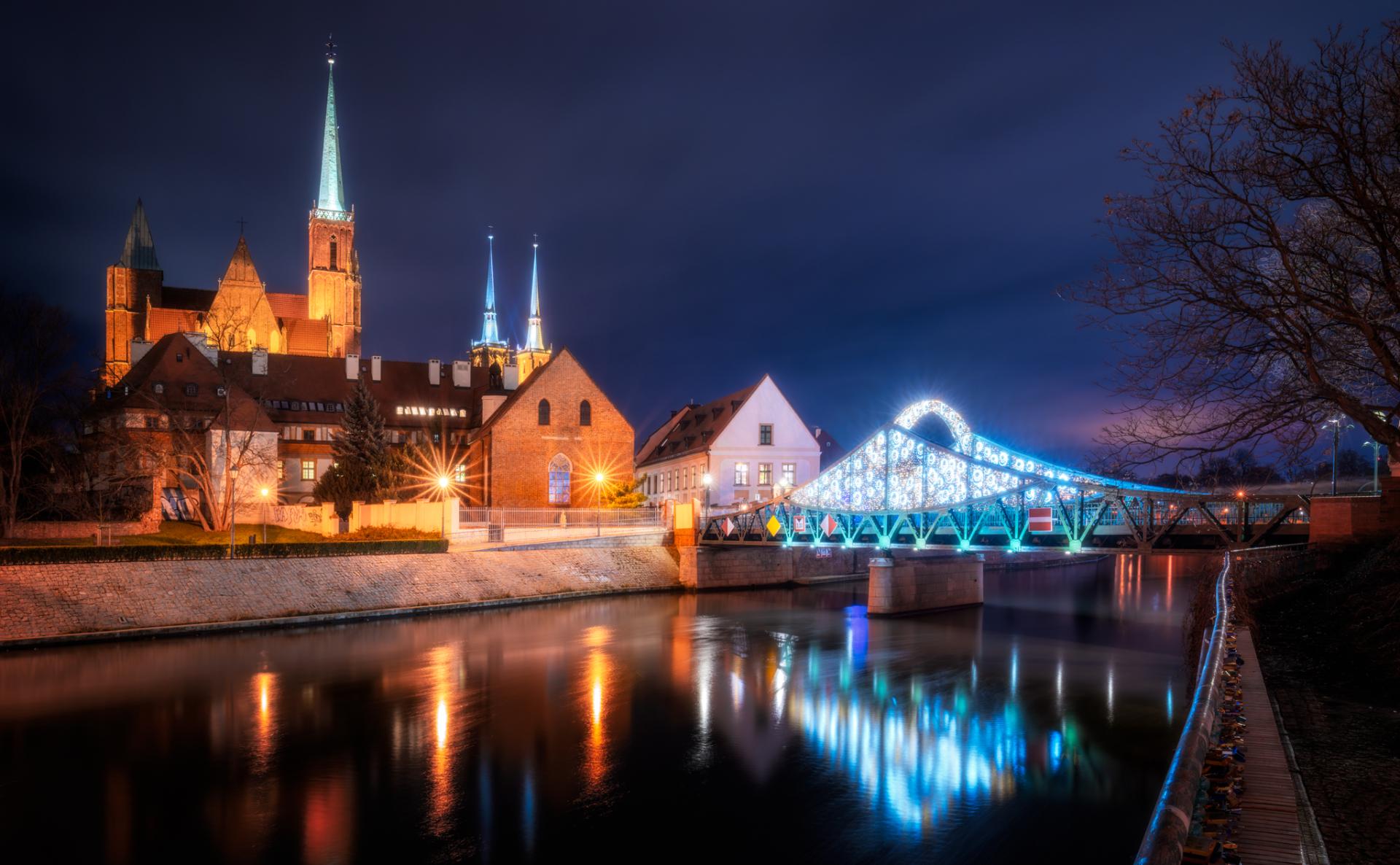 London Photography Awards Winner - Cathedral Island & Tumski Bridge at Night | Wrocław, Poland