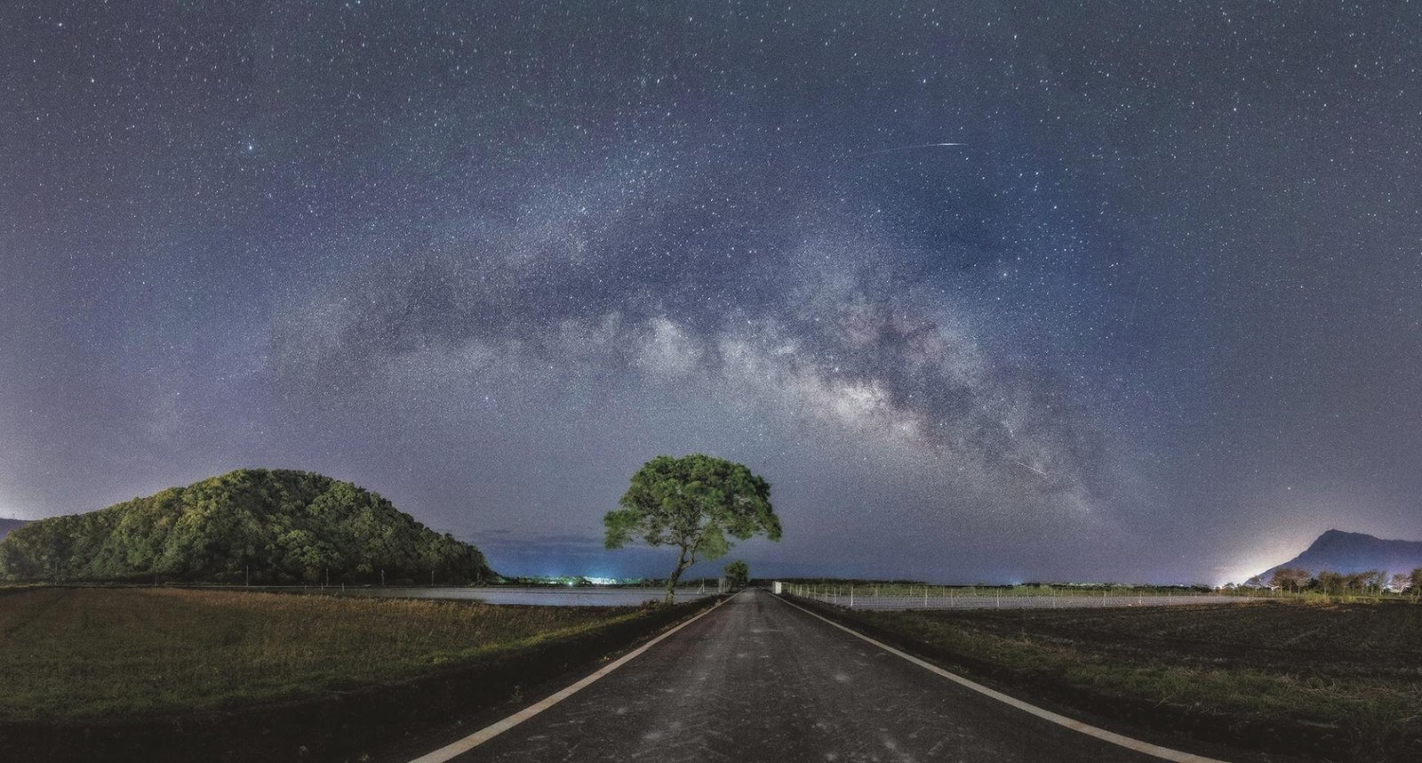 London Photography Awards Winner - The Arch of The Milky Way