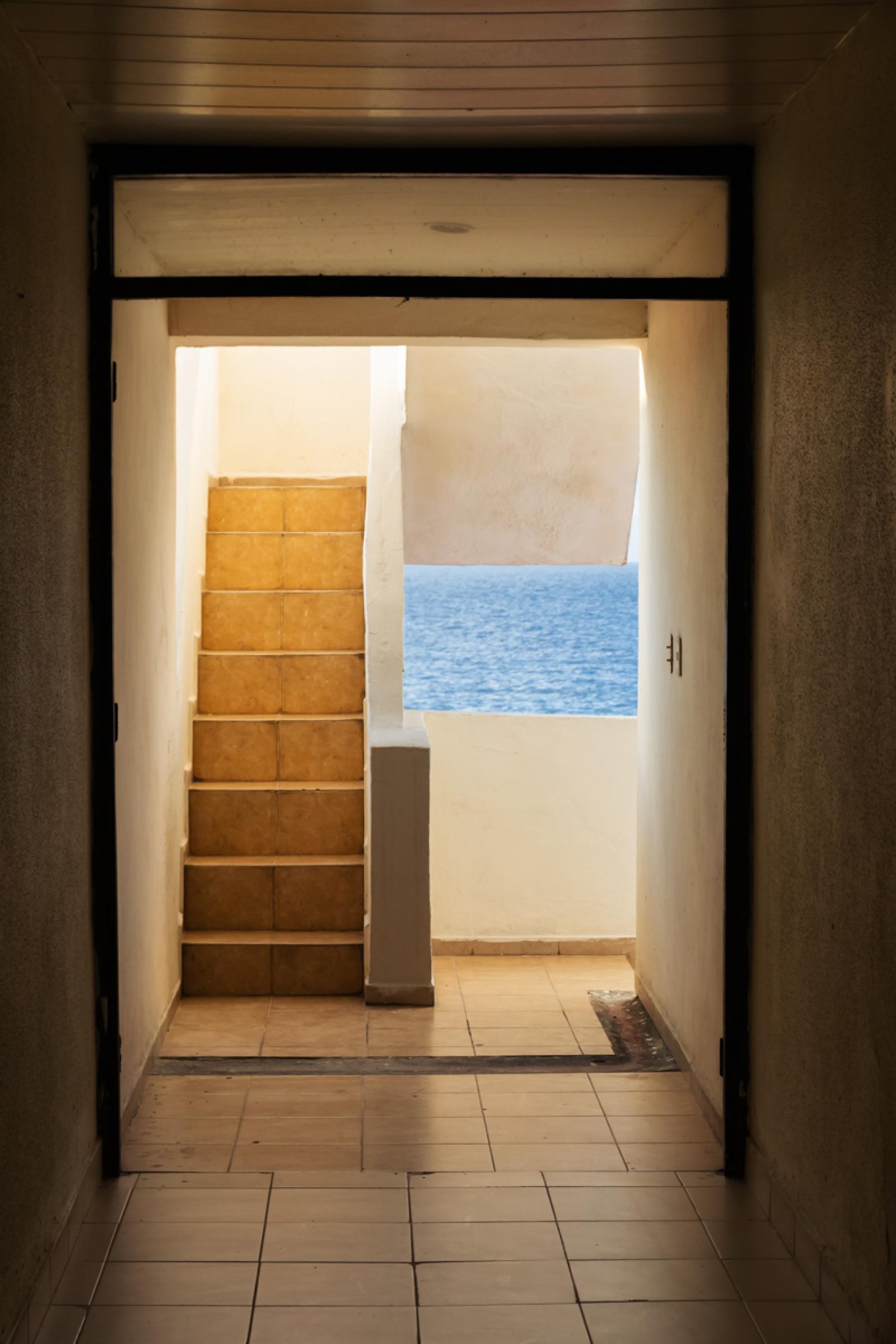 London Photography Awards Winner - Havanian blue window