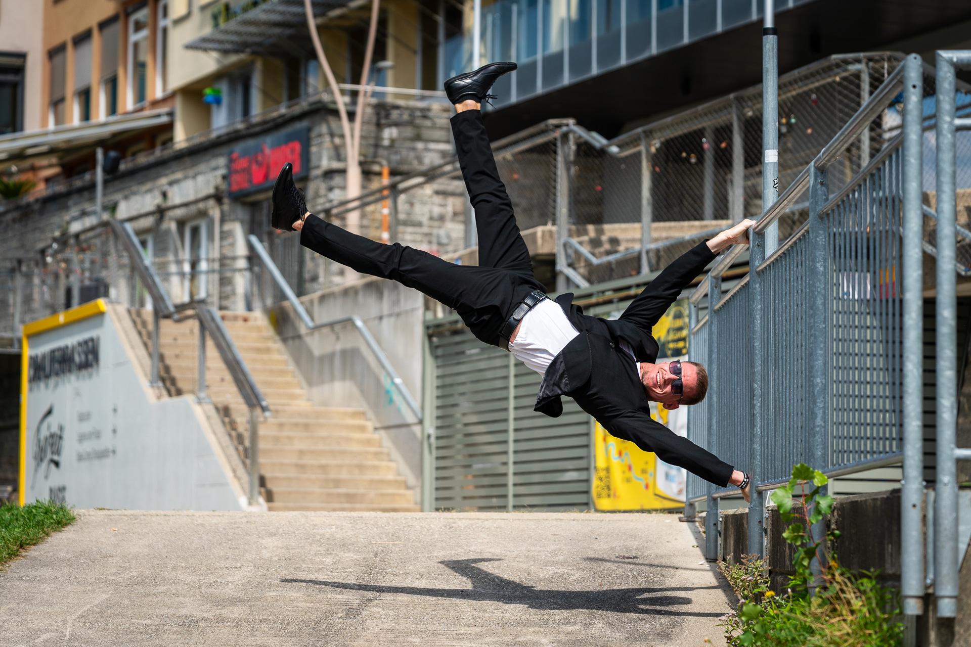 London Photography Awards Winner - street workout in a business suit